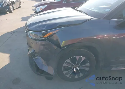 2021 Toyota Highlander Xle z USA, uszkodzony, nr VIN 5TDGZRAH8MS082768